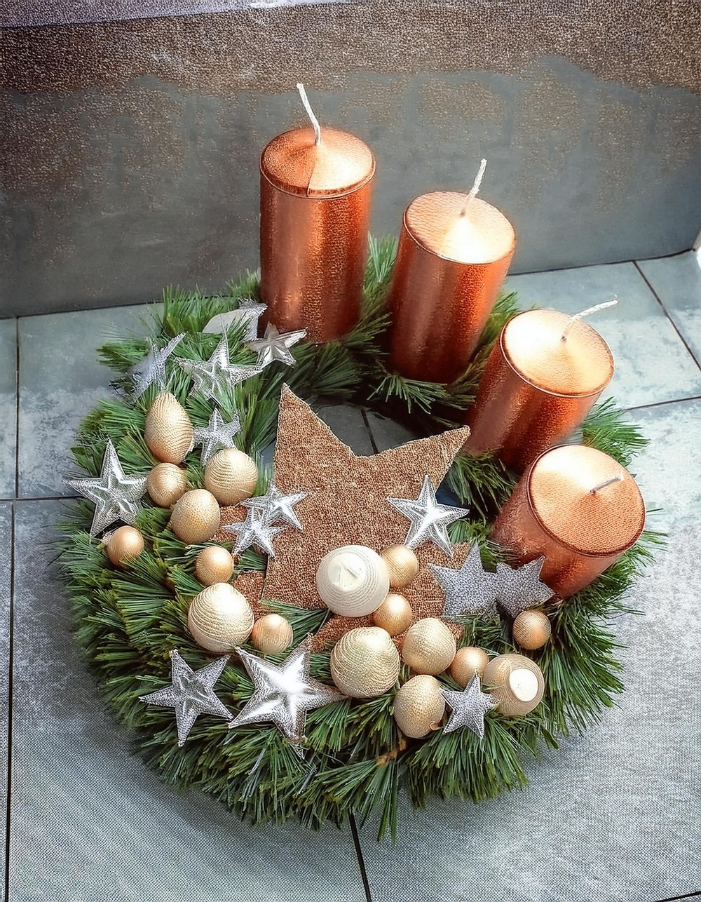 Accent Your Evergreen Wreath with Gold Candles