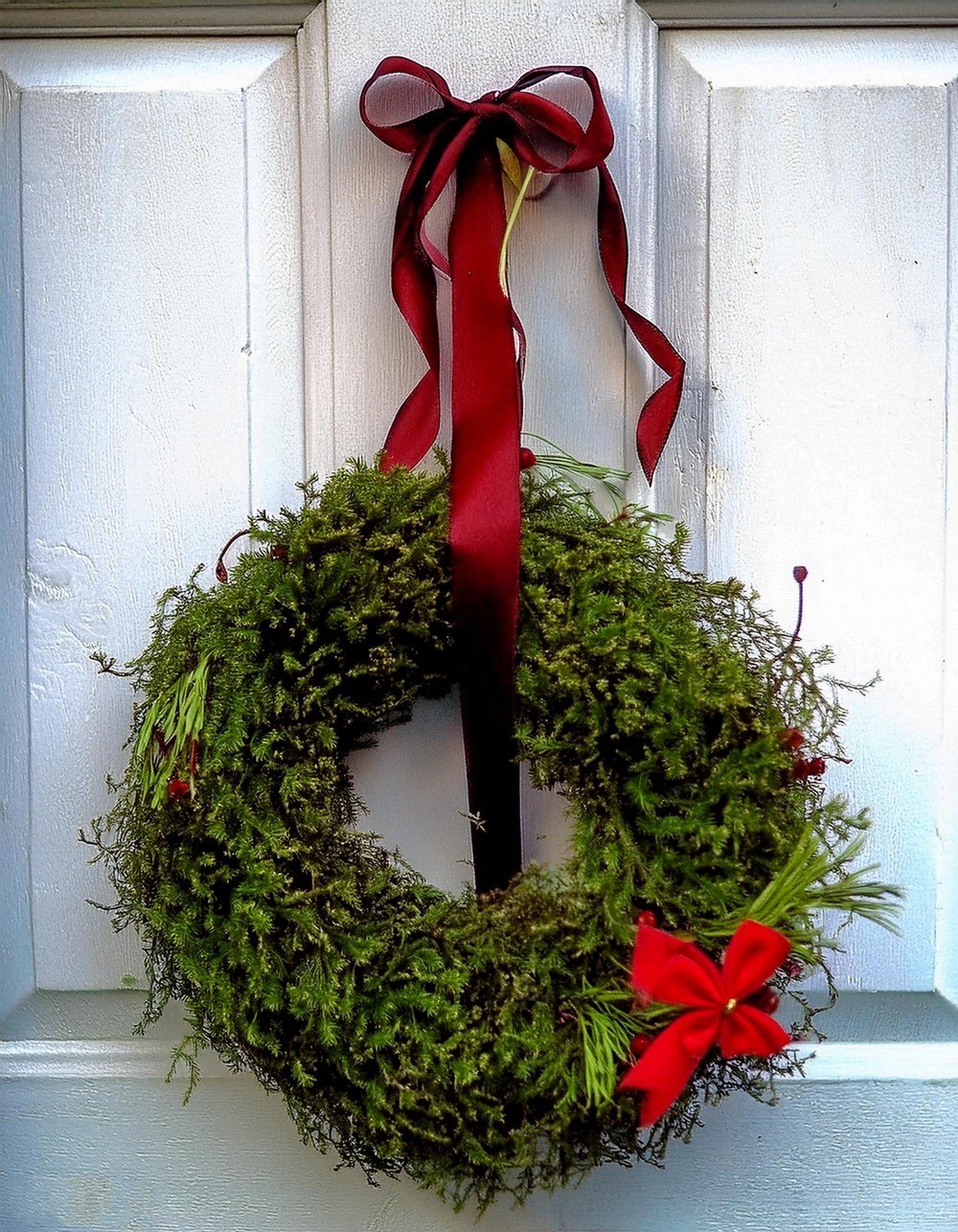 Bring Nature to Your Door with a Moss Christmas Wreath