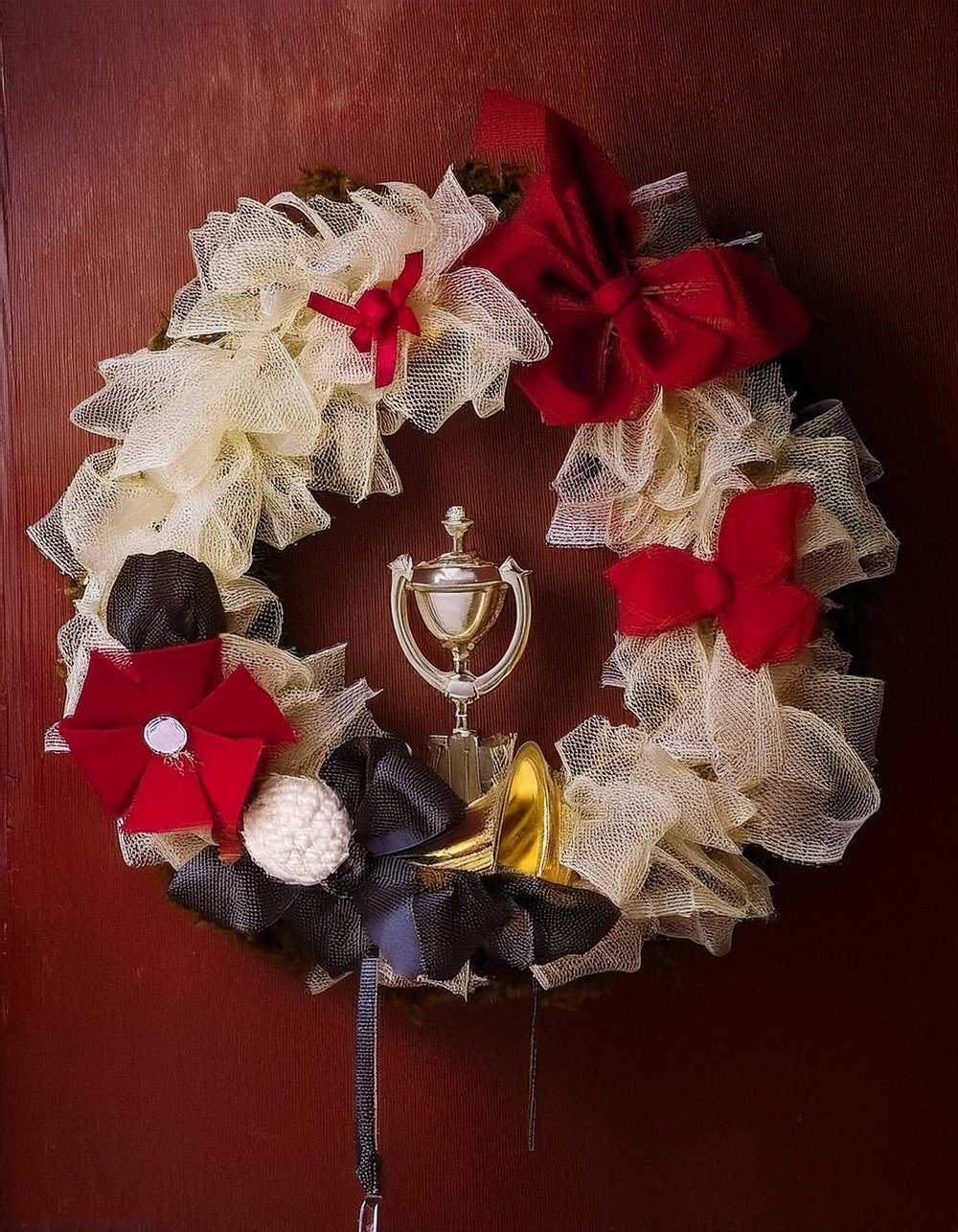 Create a Rugged Christmas Wreath with Fabric