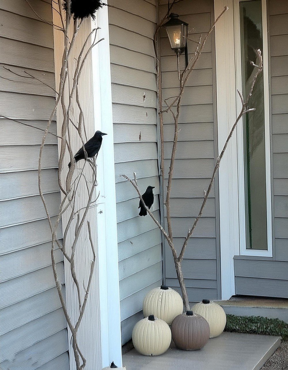 Create an Eerie Atmosphere with Ravens and Pumpkins