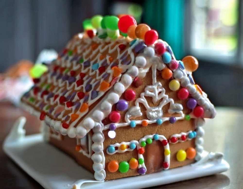 Embrace Simplicity with Your Gingerbread House
