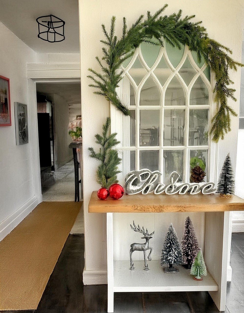 Pine Tree Garland With Berries