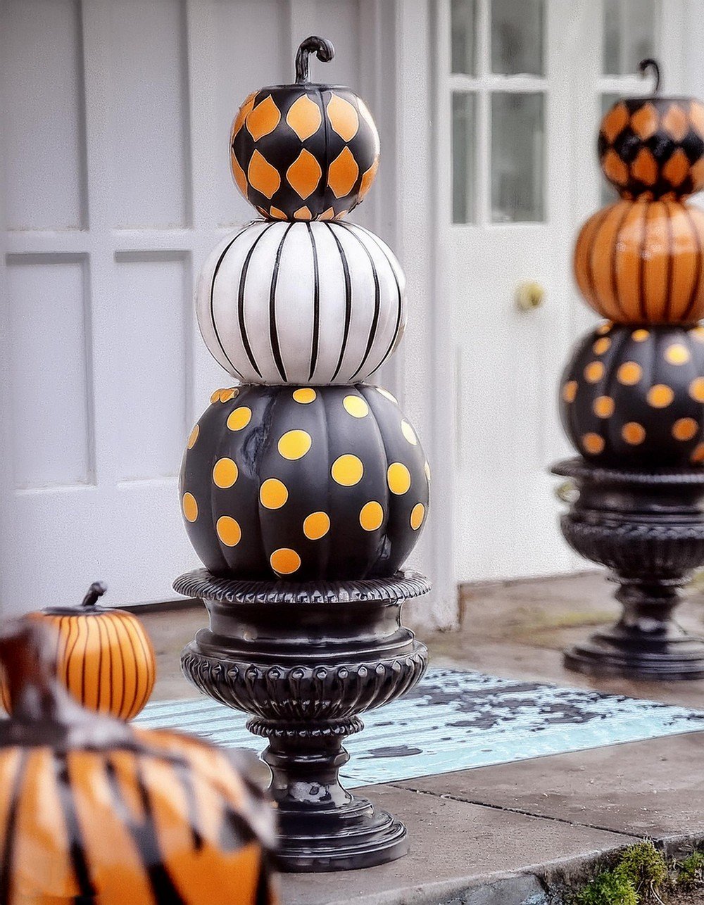 Transform Your Entryway with Geometric Pumpkin Design