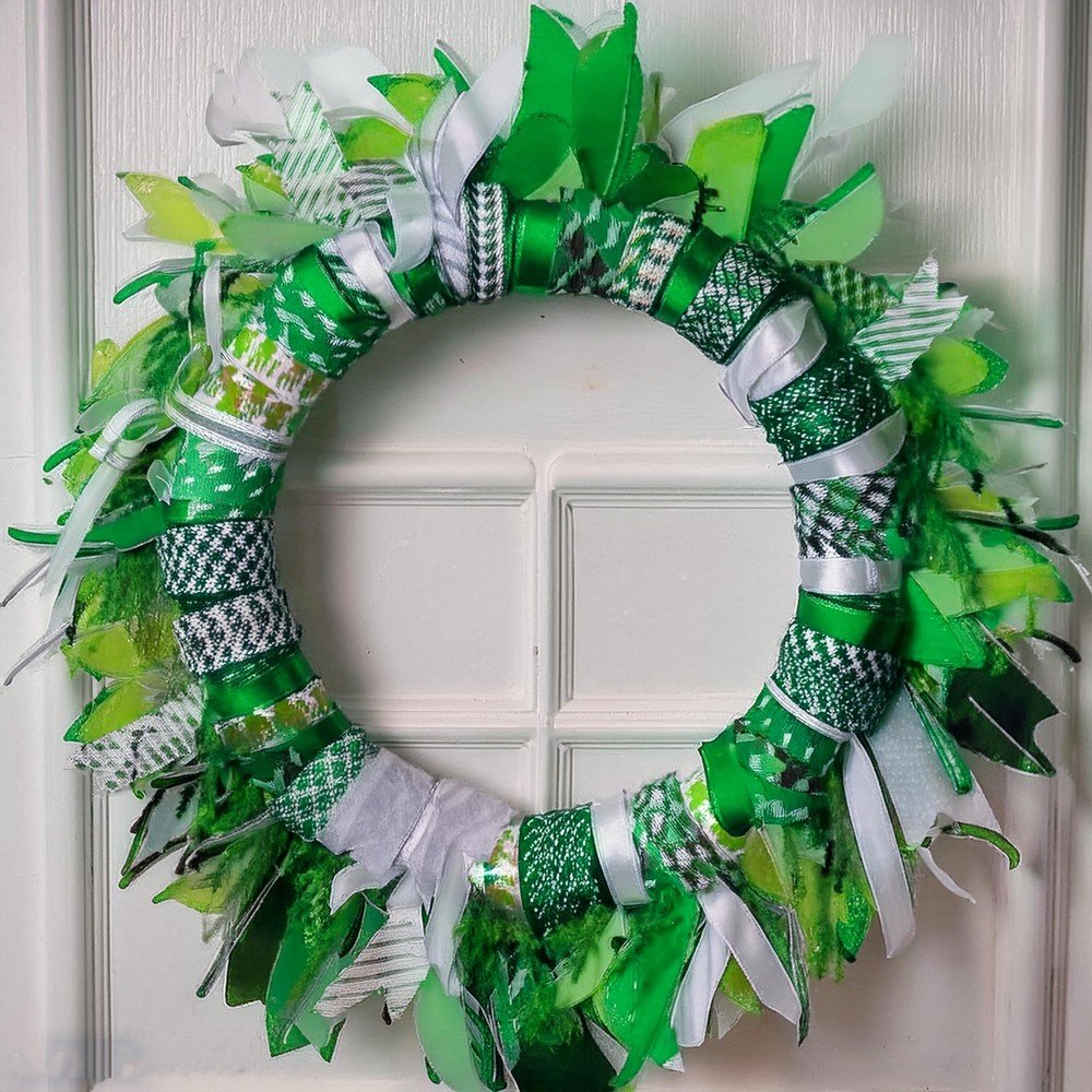 Add Multi-Toned Ribbons to Your Wreath