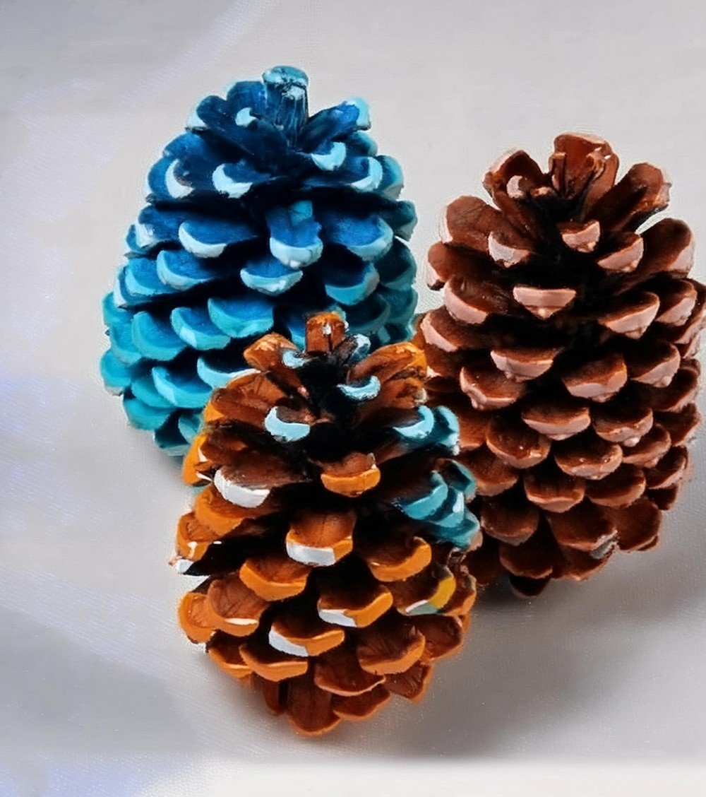 Add Splendour to Your Home with Ombre Pinecone Centerpiece