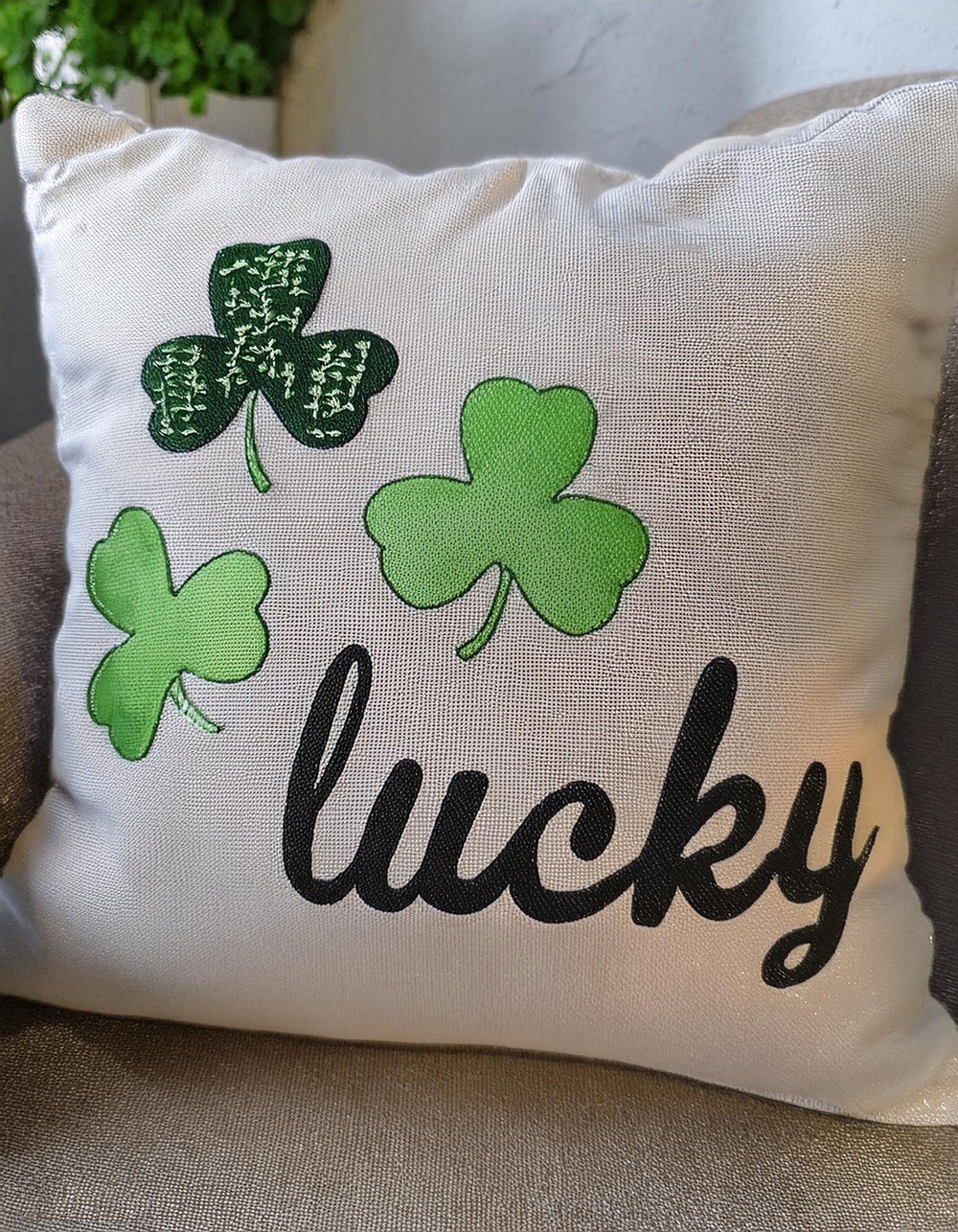 DIY St. Patrick’s Day Pillow Decoration