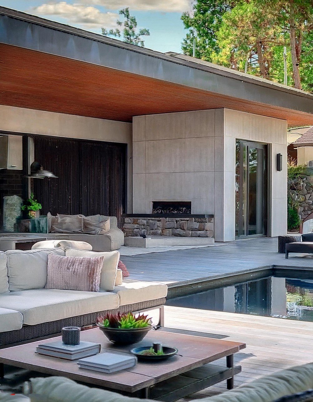 Streamlined Outdoor Sophistication