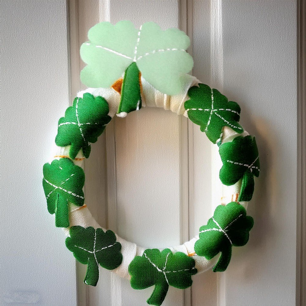 Upgrade a St. Patrick’s Day Wreath with a Argyle Patterns